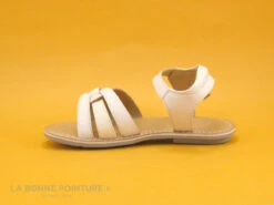 Minibel TULIPE White - Sandale Fille En Cuir Blanc -France Chaussure Soldes 2024 cd24607c73b9e66c561f35ea11d5d5ef img 1333.jpg 173152