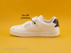 Geox SKYLIN J928WC - White Red - Love - Sneakers Fille 9 Geox SKYLIN J928WC - White Red - Love - Sneakers Fille -France Chaussure Soldes 2024 cd24607c73b9e66c561f35ea11d5d5ef img 2995.jpg 132177