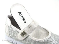 Artika MENOURE Silver 862001 - Ballerine Argent Avec Bride A Scratch -France Chaussure Soldes 2024 cd24607c73b9e66c561f35ea11d5d5ef img 6673.jpg 179583