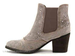Alma En Pena I18287 - Velours Taupe - Perles - Boots Western Talon -France Chaussure Soldes 2024 cd24607c73b9e66c561f35ea11d5d5ef img 6800.jpg 125358