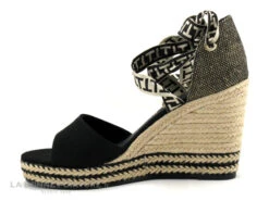 Tamaris 1-28344-20 Black - Sandale Femme Avec Ruban - Talon Compense -France Chaussure Soldes 2024 cd24607c73b9e66c561f35ea11d5d5ef img 7423.jpg 180372